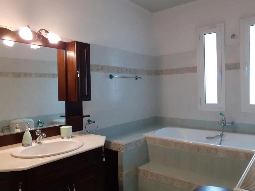 anakainisai katoikion-xrommata esoterikou chorou-mpanio